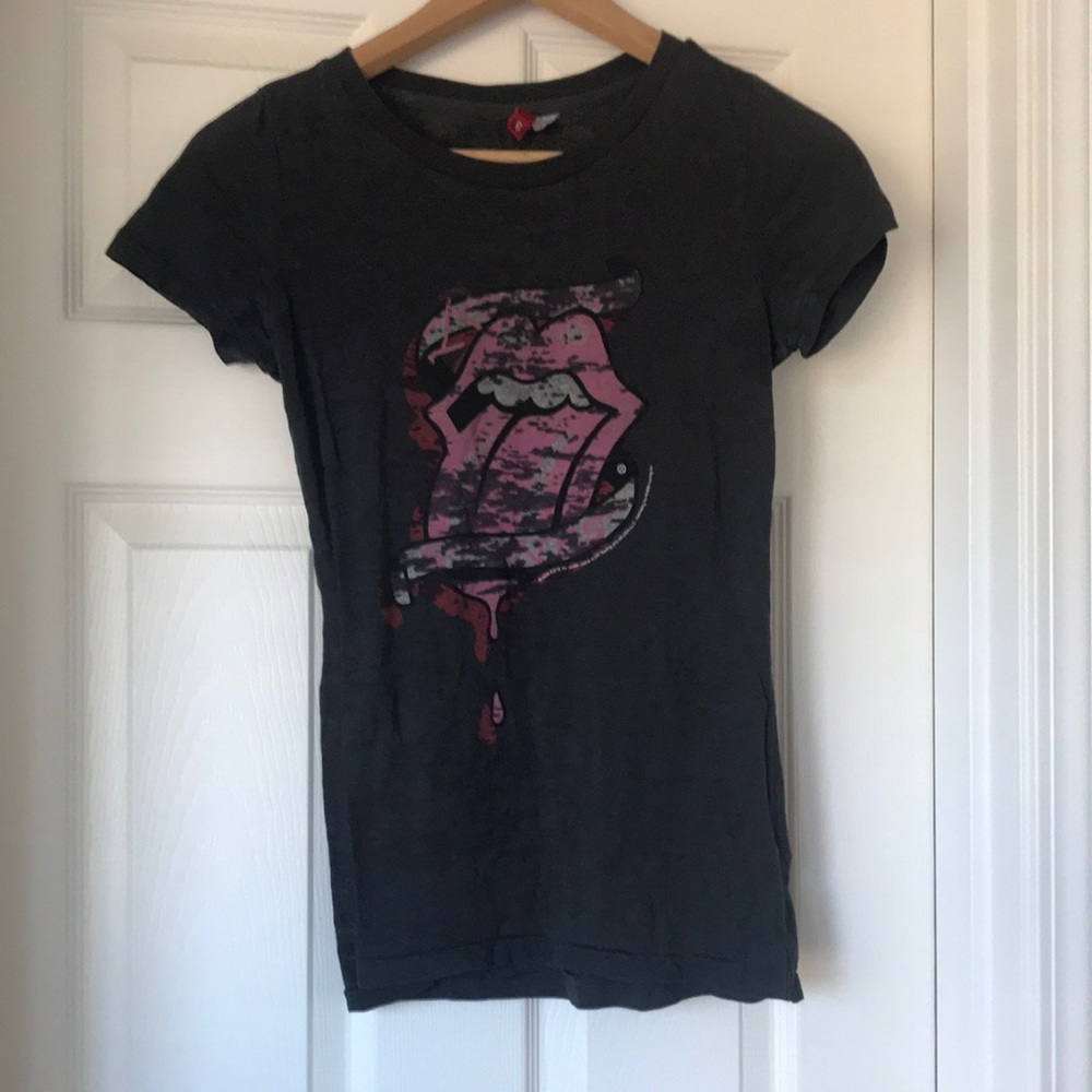 Gray graphic tee from H&M (size 6)